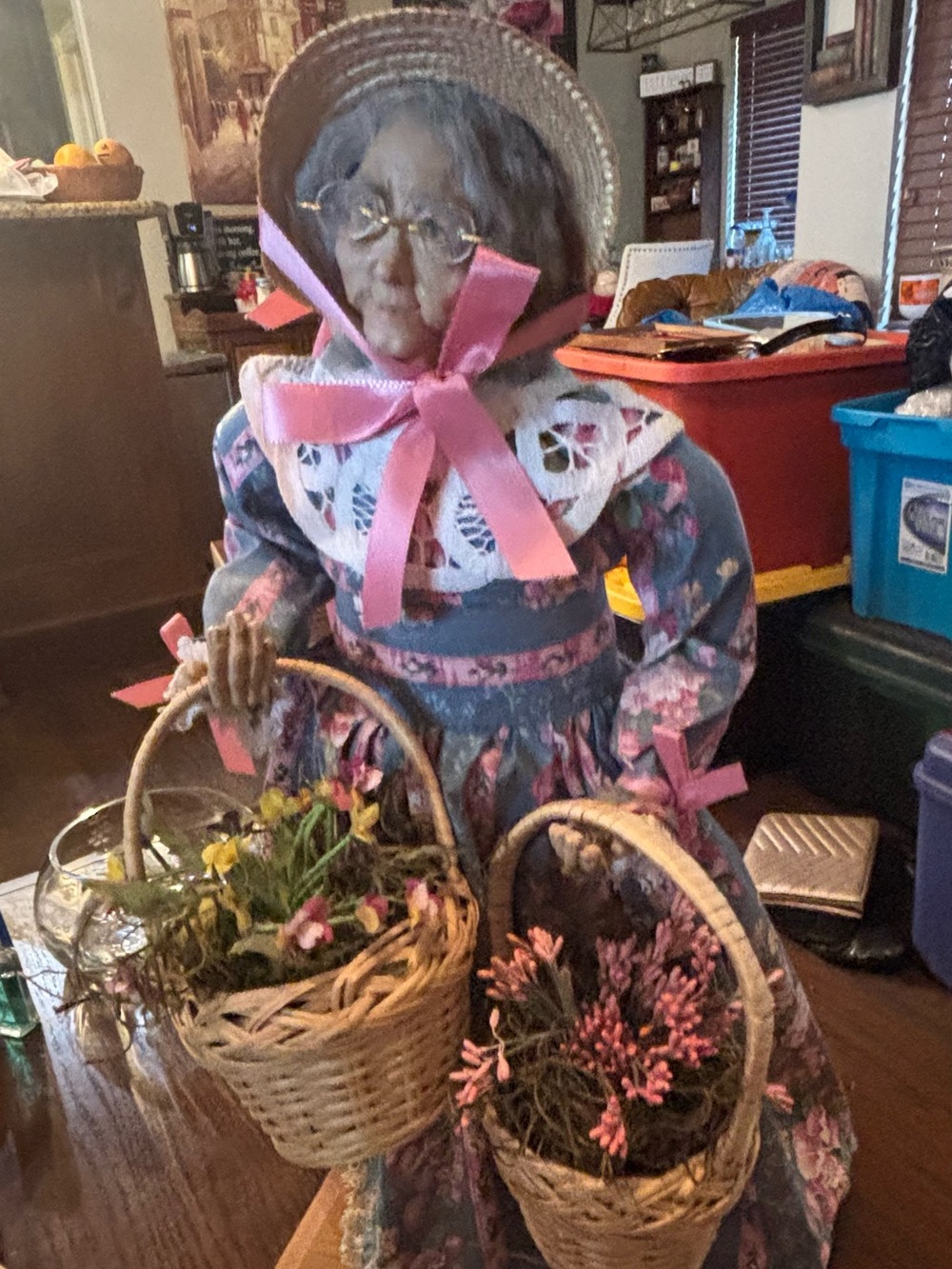 Lynn Haney The Flower Peddler 1991 Doll Figurine Folk Art Baskets Vintage Large